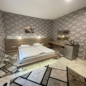 Homestay De Luxe Burgas, Center